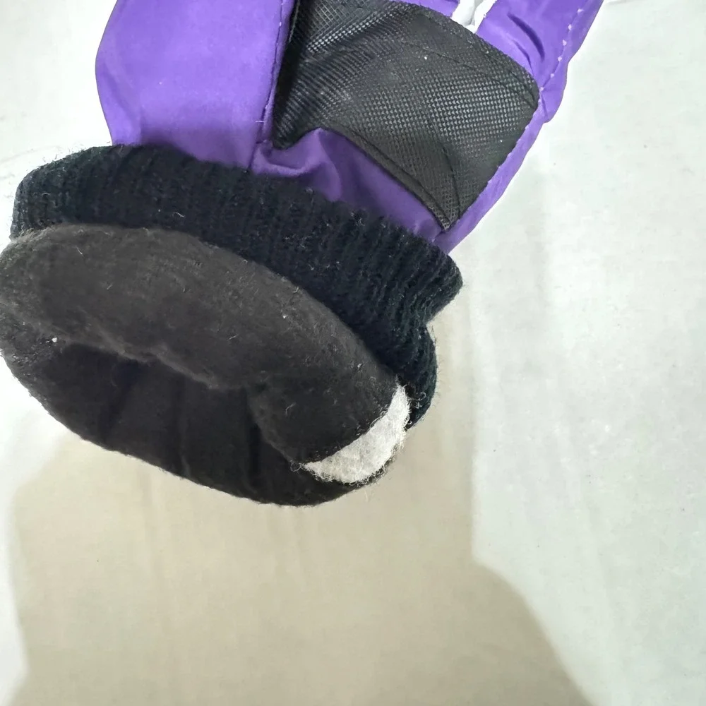 Kids Purple Insulated Ski Gloves Pink White Accents Adjustable‎ Wrist Straps